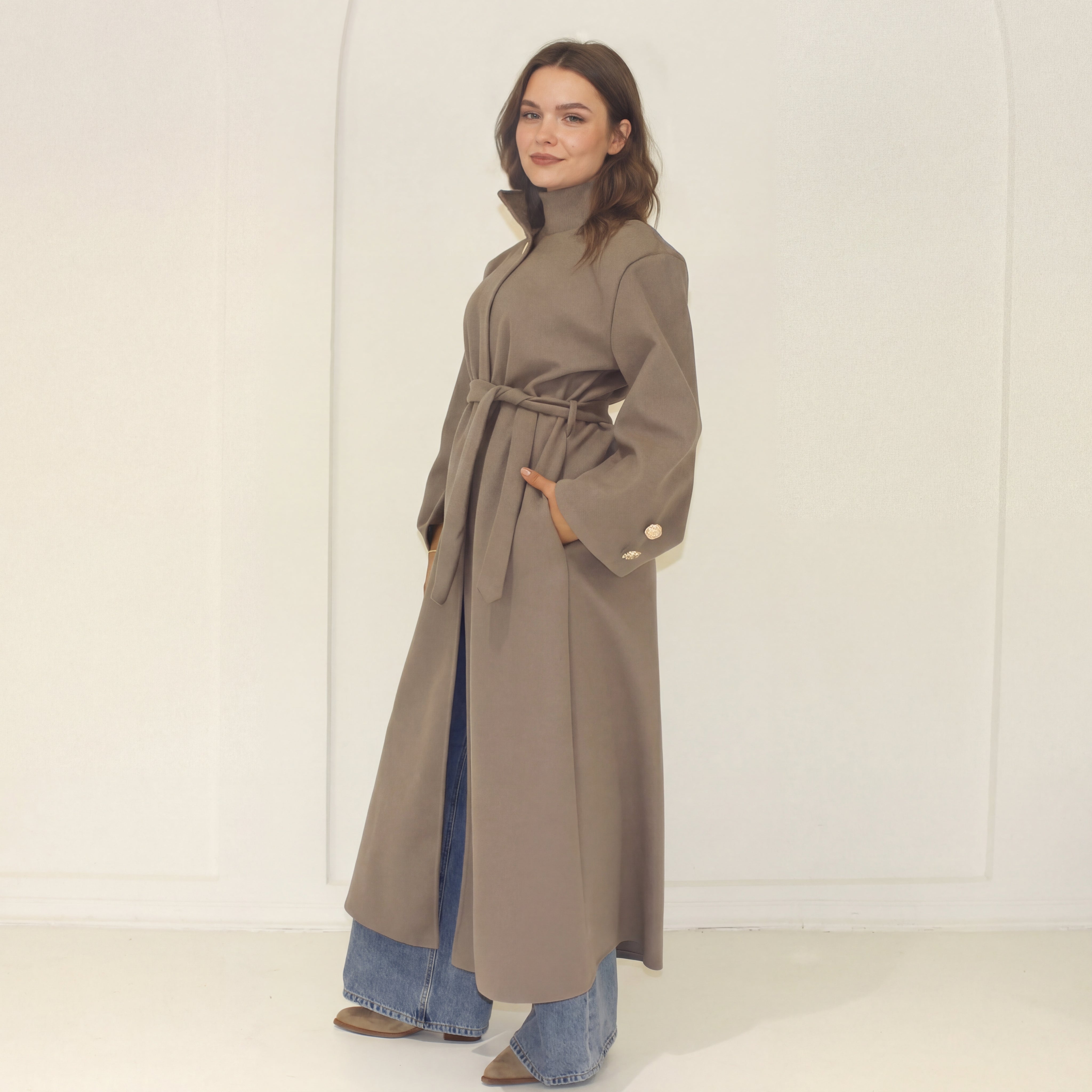 Garš mētelis ar stāvapkakli