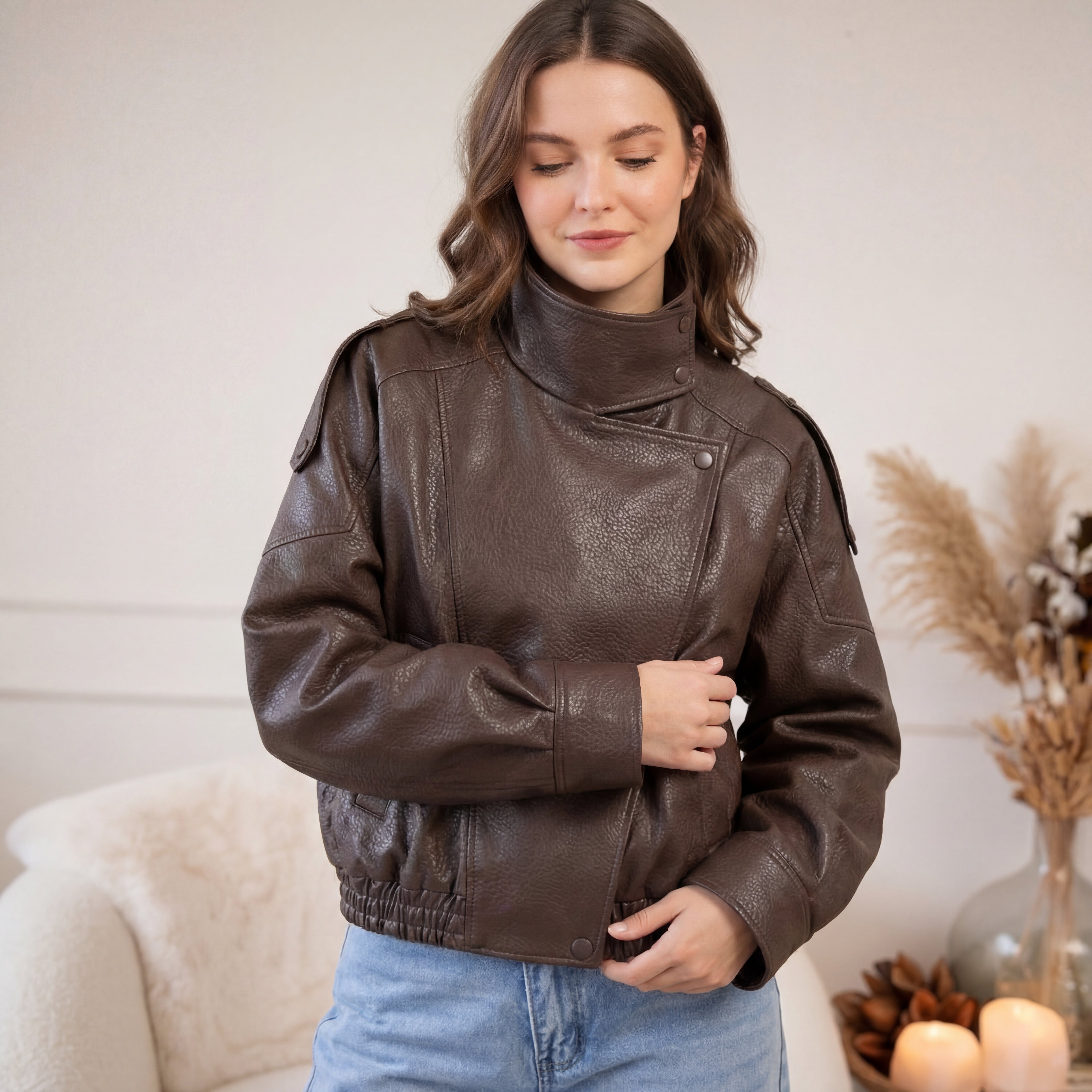 Carla asimetriskā ādas jaka