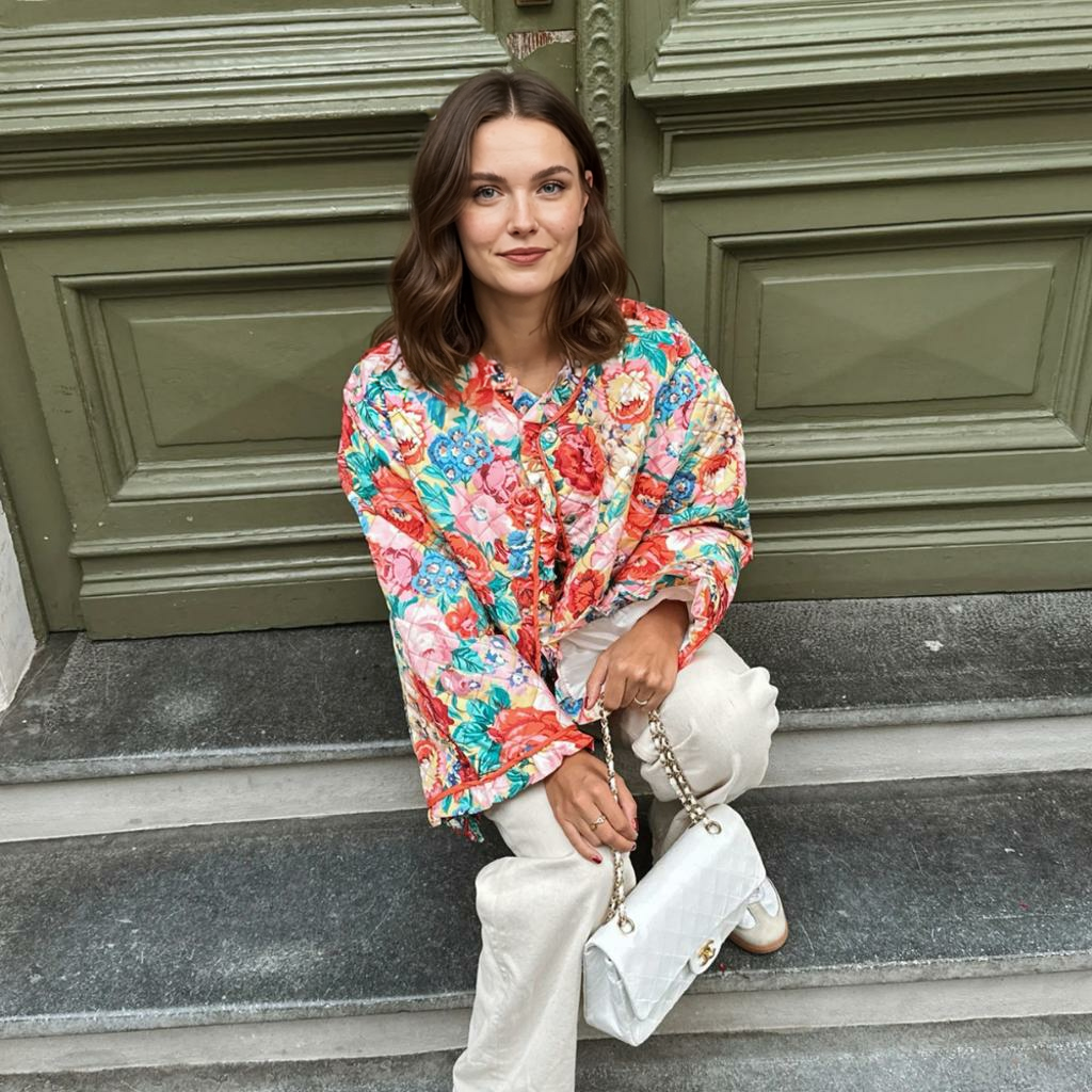 MIRELLA | Stepēta ziedu jaka ar koka pogām