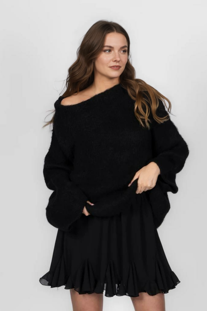 Īpaši mīksts adījums ar atkailinātiem pleciem