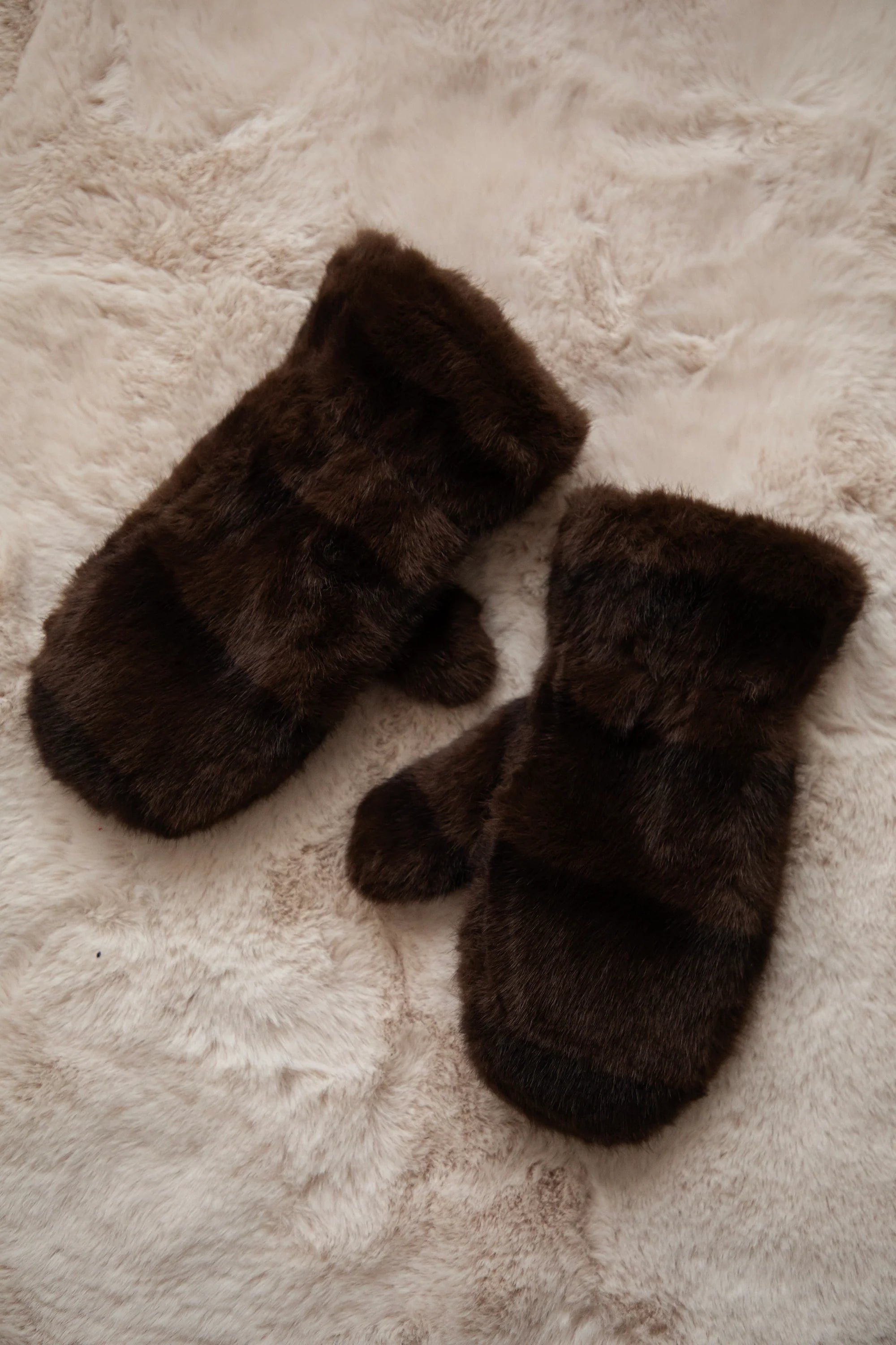 Stripes Of Fluff Brown cimdi