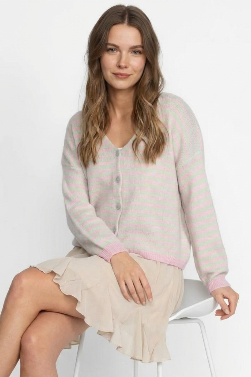 Svītrains kardigans