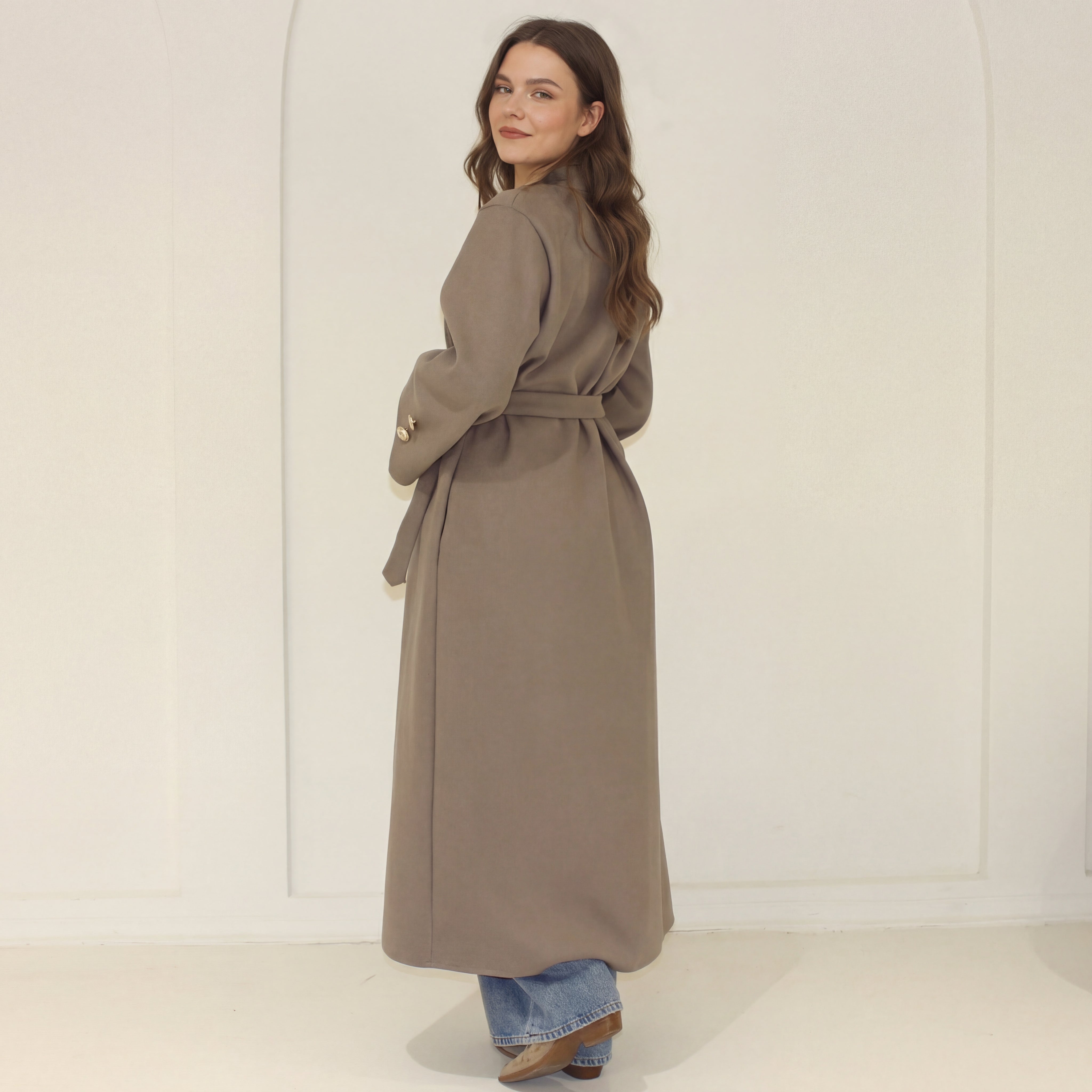 Garš mētelis ar stāvapkakli