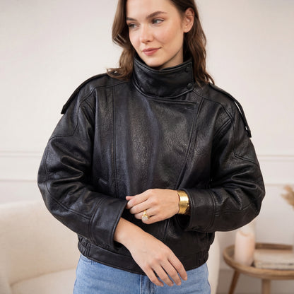 Carla asimetriskā ādas jaka