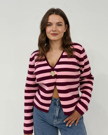 Svītrains tops ar dekoratīvu pogu