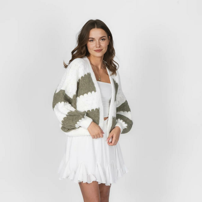 Treknrakstā svītru liela izmēra kardigans