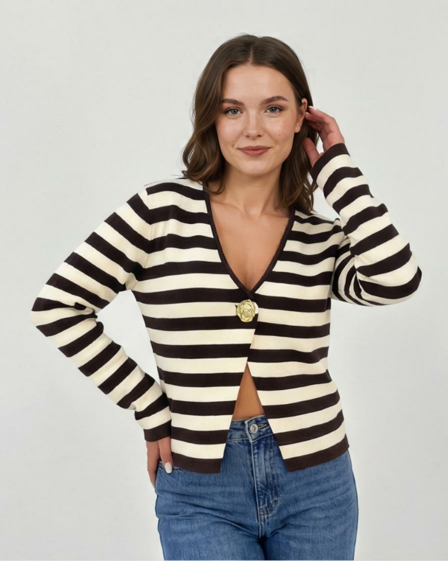 Svītrains tops ar dekoratīvu pogu