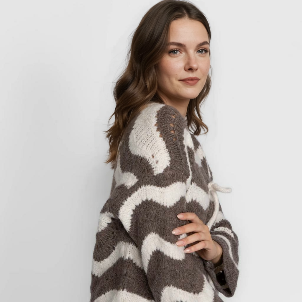 Mājīgs viļņots kardigans