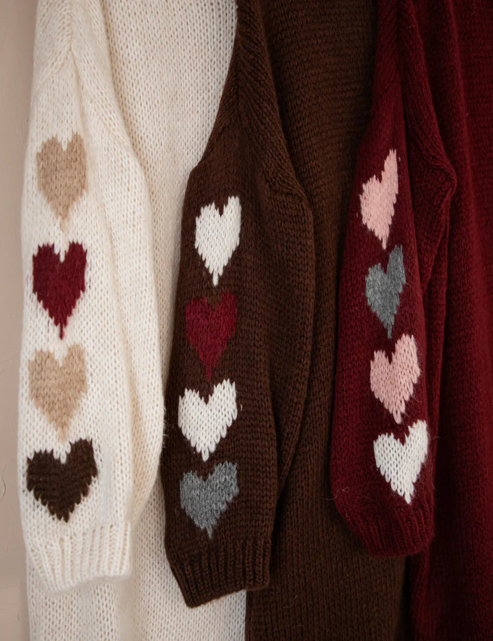 Sirds uz Piedurknes – Džemperkleita